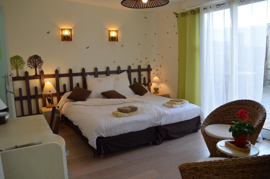Bed and Breakfast Couette Et Cafe Creme Ле-Кудре Номер фото